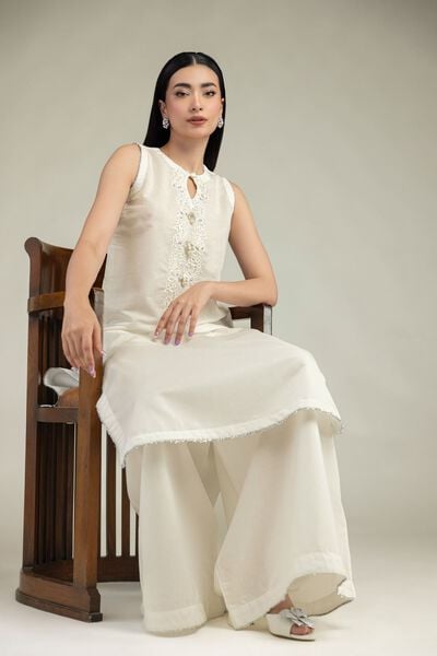 Embroidered | Mesuri | Solid Sleeveless Kurta | USD 35.00