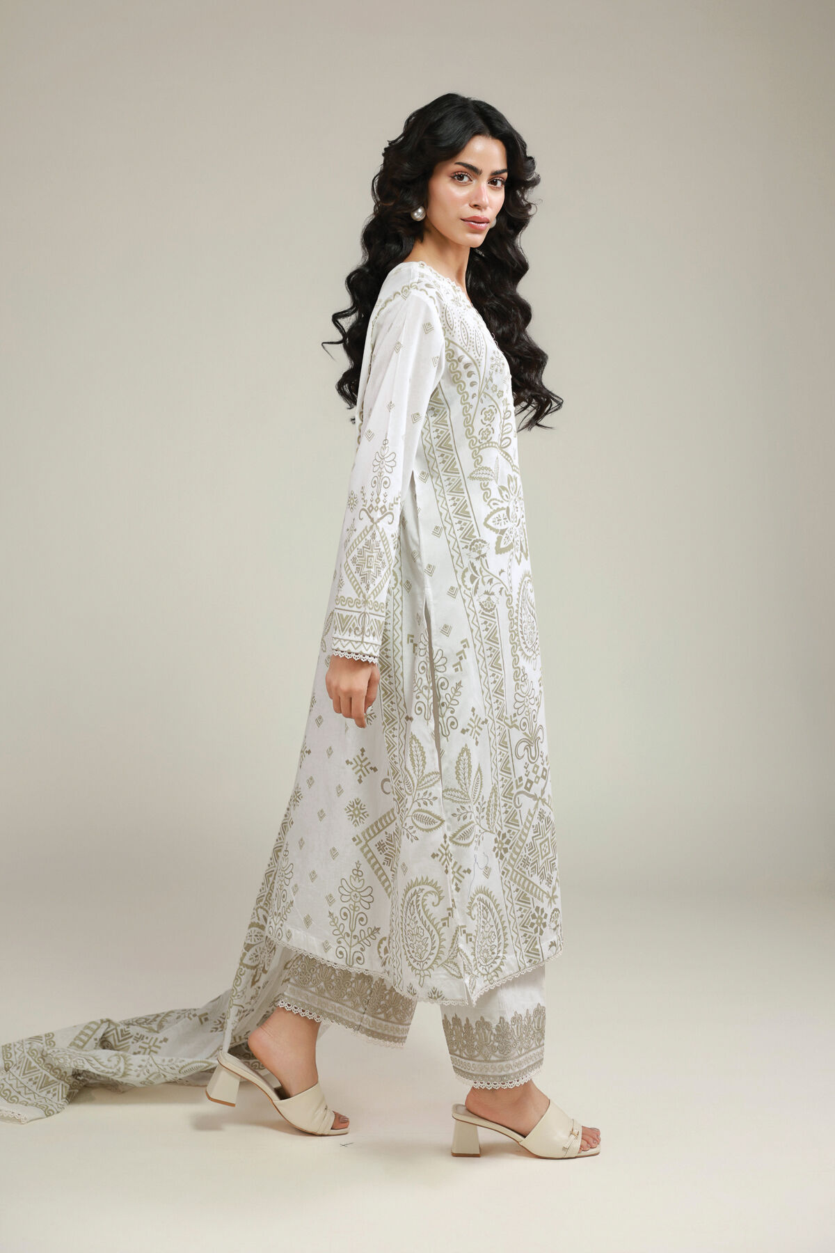 Buy Fabrics 3 Piece | 0.0 N/A | A22-26-118FI2-VG_MULTI | Khaadi Global