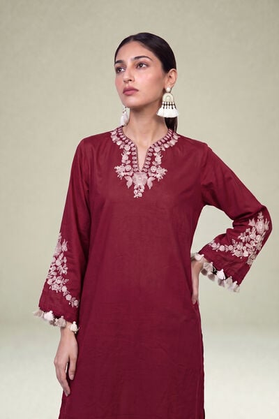 Embroidered | Cambric | Maroon V-Neck Kurta | USD 40.00