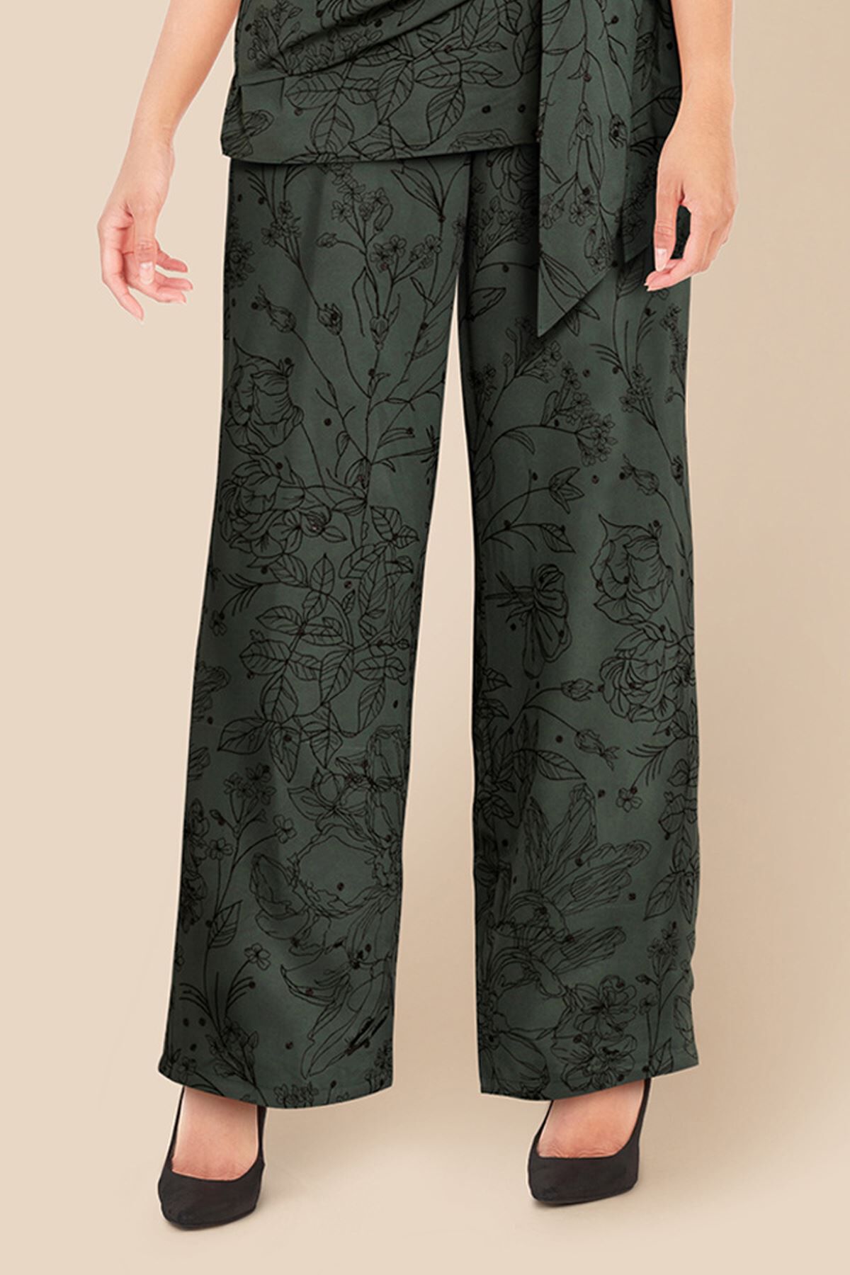 Shop Women s Pants Online at Khaadi Stylish and Comfortable