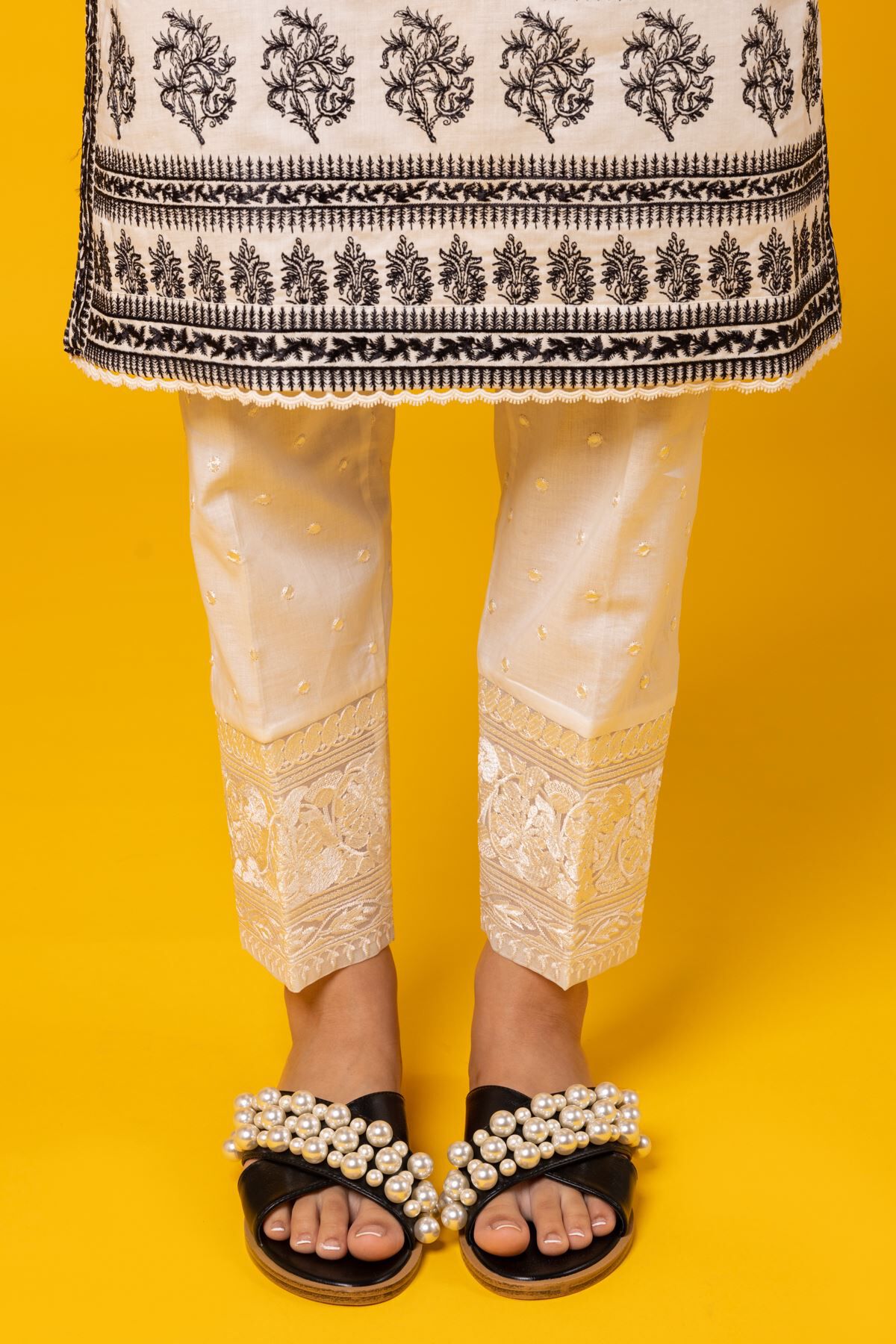 Pants Embroidered
