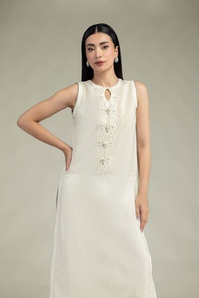 Embroidered | Mesuri | Solid Sleeveless Kurta | USD 35.00