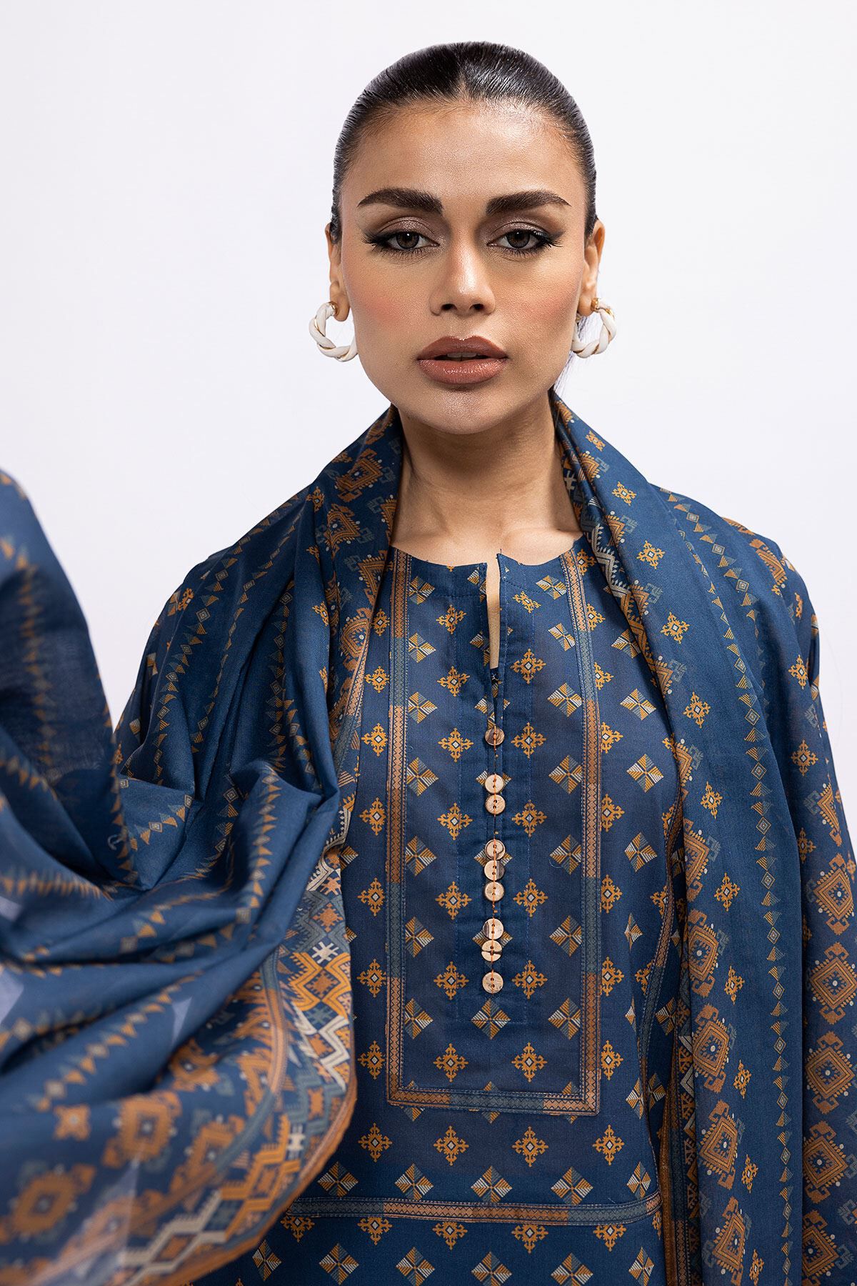 Khaadi suit hotsell price