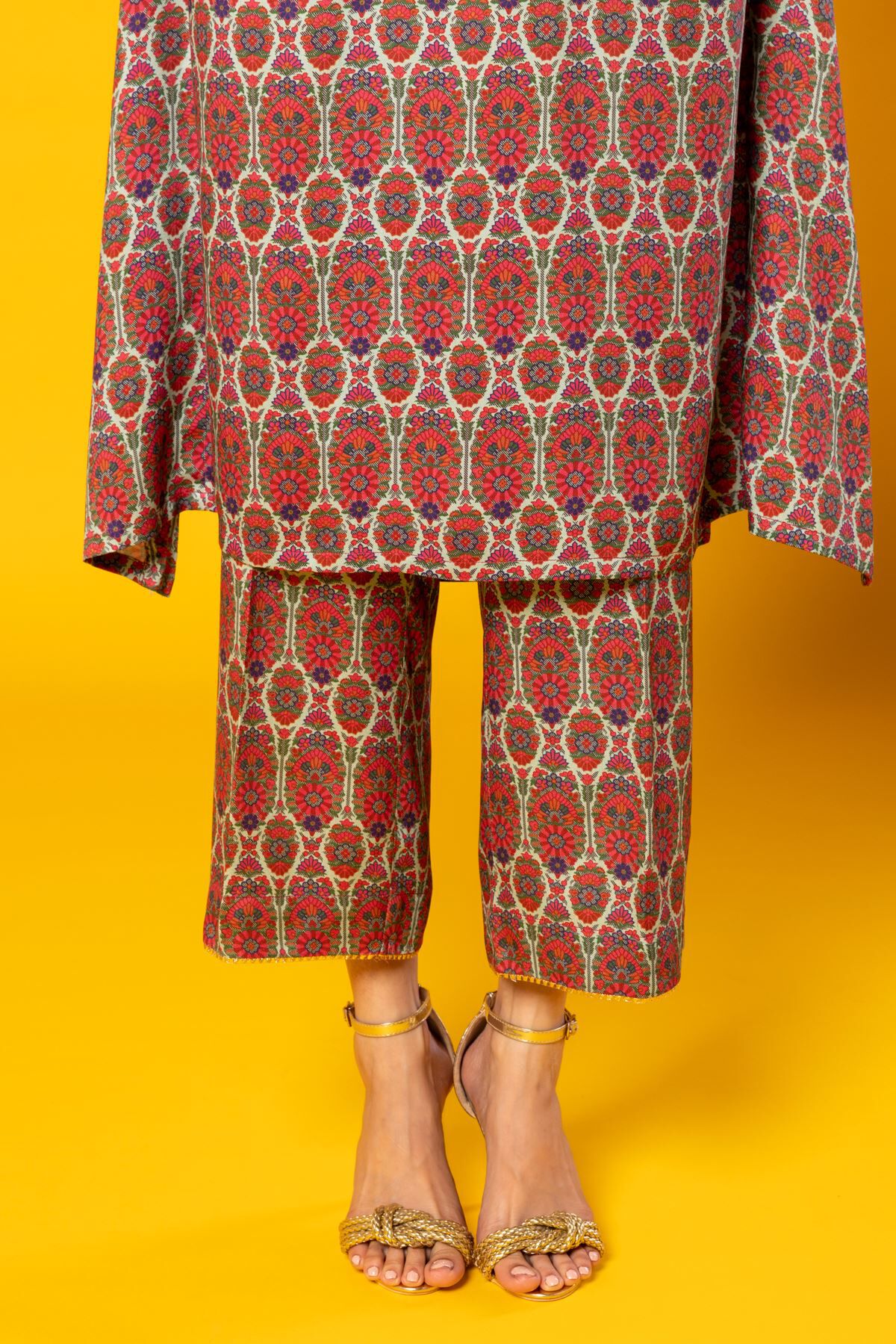 Khaadi capri trousers best sale