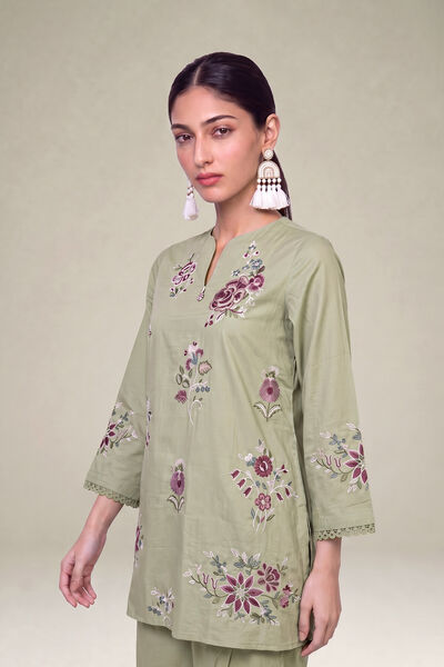 Embroidered | Cambric | Floral Cambric Kurta | USD 55.00
