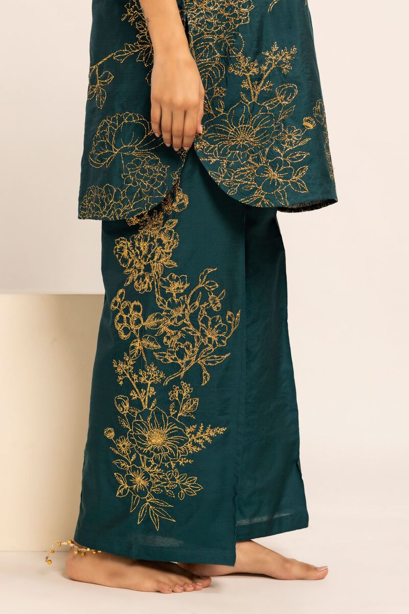  | Pants | Embroidered | null