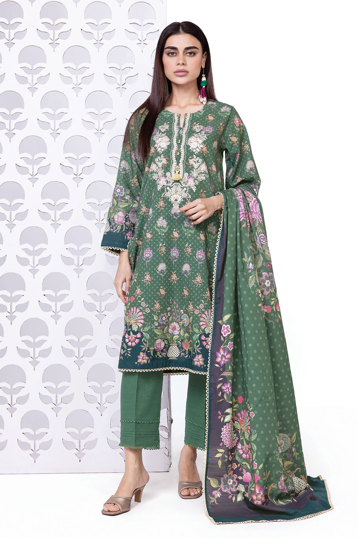 Fabrics on Sale Upto 40 OFF Khaadi Global