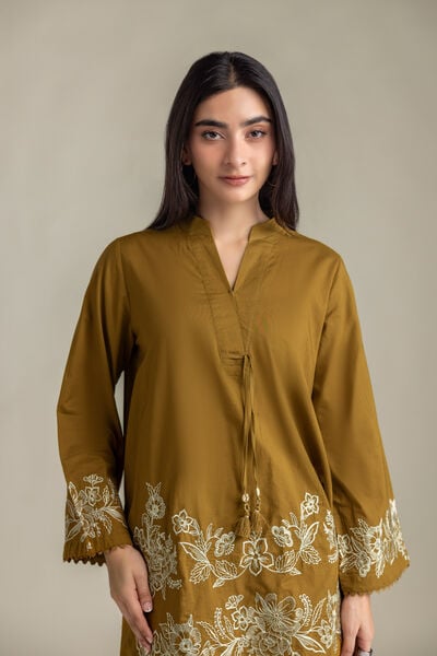 Embroidered | Cambric | Floral V-Neck Kurta | USD 40.00