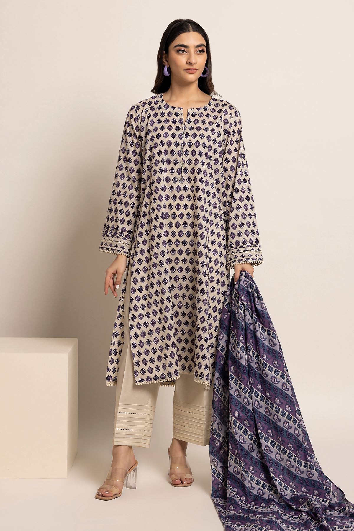 Buy Fabrics 3 Piece | 7.80 USD | 1001777545 | Khaadi Global