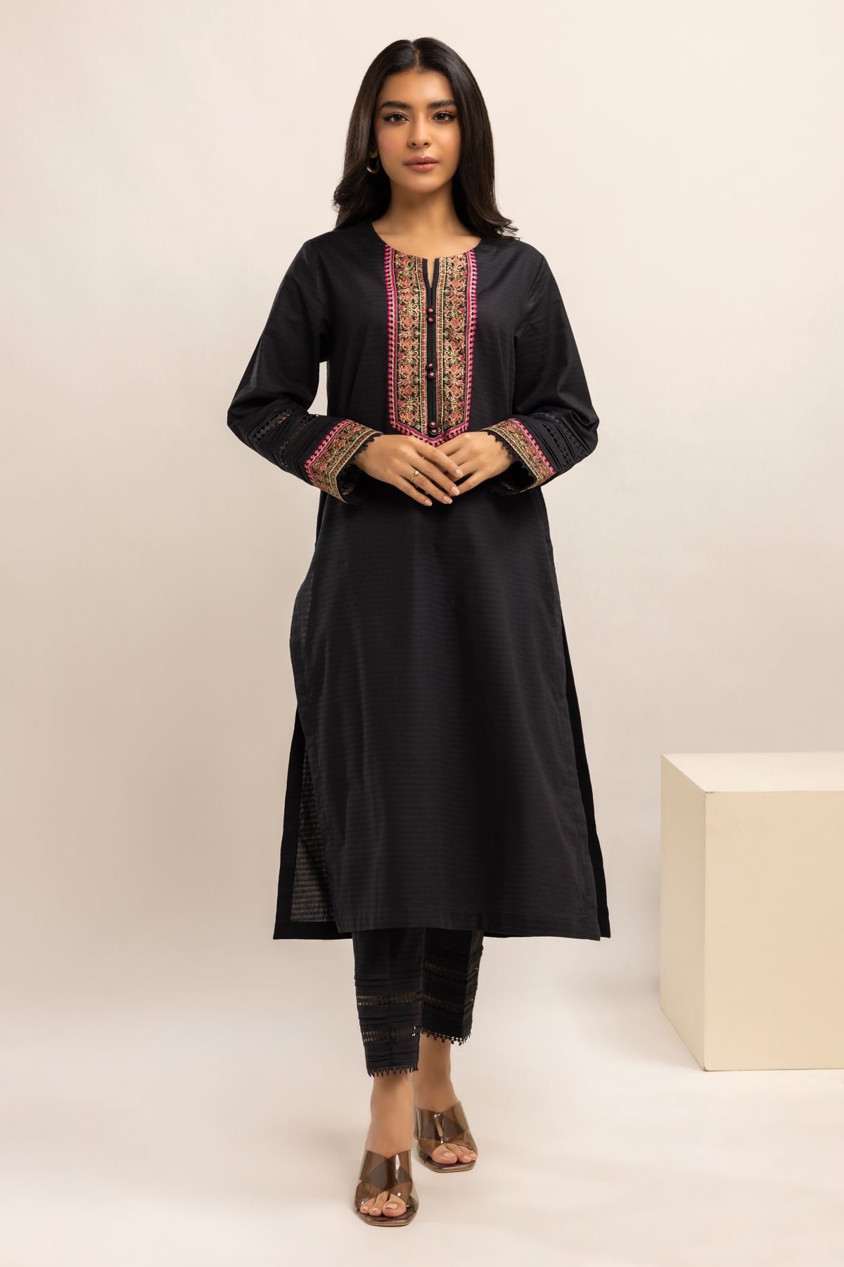 Buy Kurta | Embroidered | 6.00 USD | 1001779874 | Khaadi Global