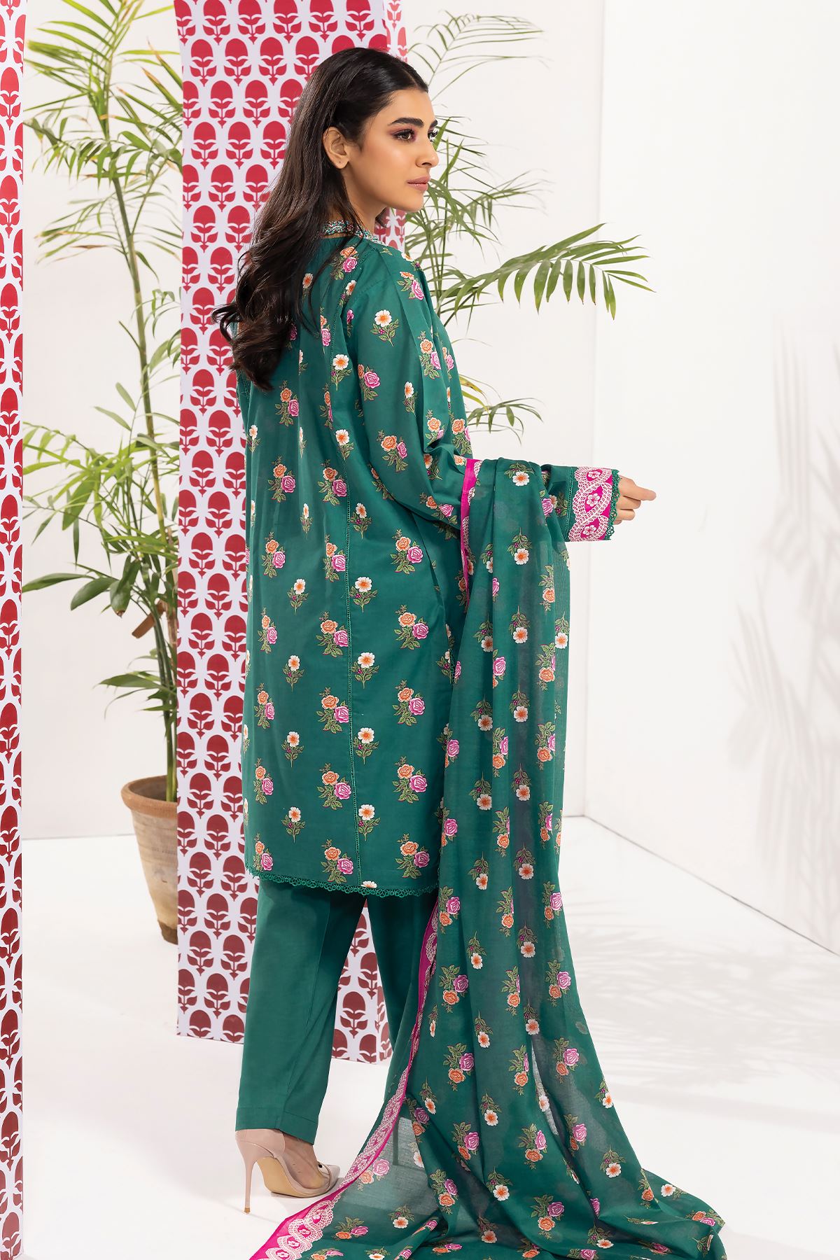 Buy Fabrics 3 Piece | 9.00 USD | 1001797414 | Khaadi Global